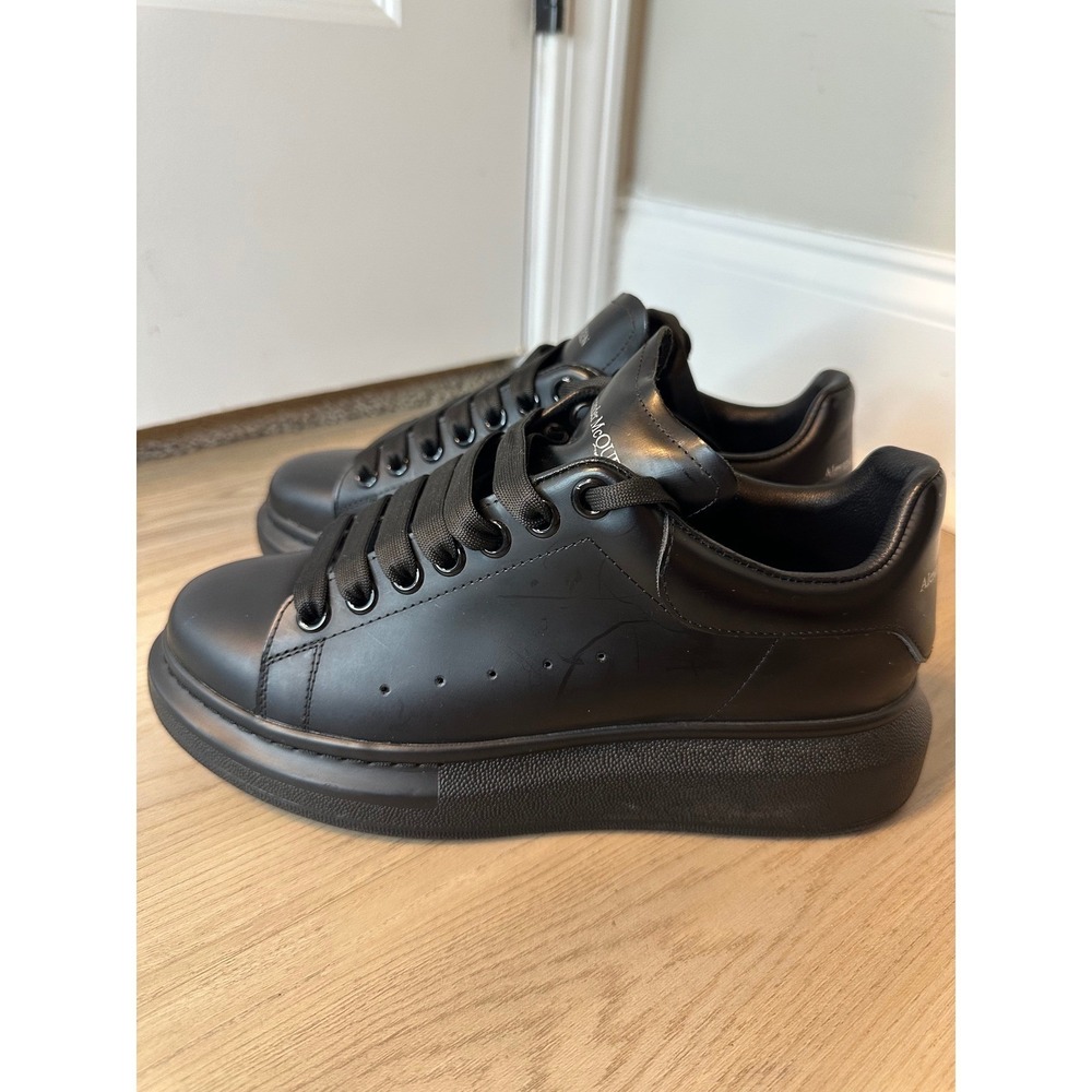 Alexander McQueen Oversized Sneaker Black Leather Men 7 women 8.5